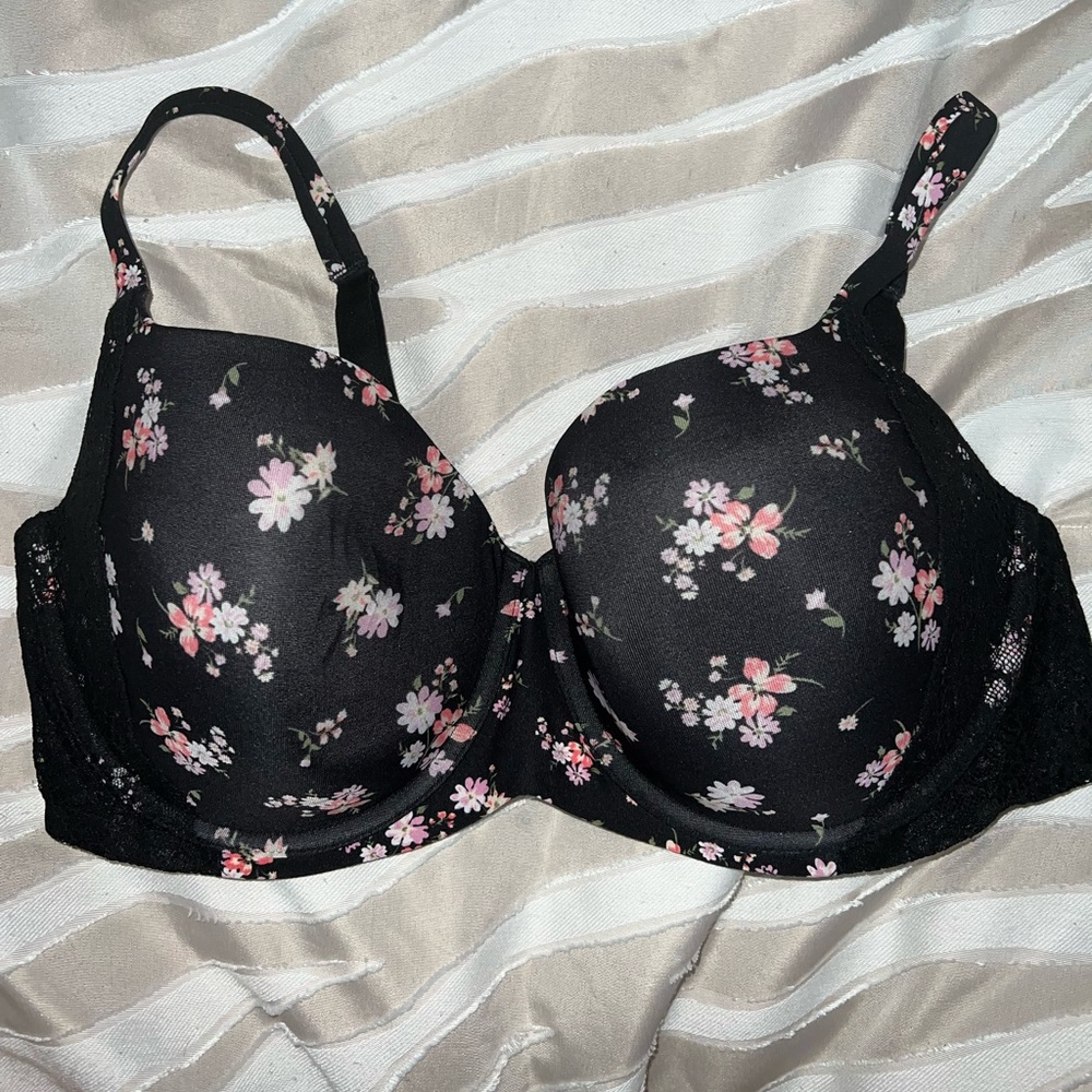 Black and Floral Push-up Bra - Picture 1 of 3